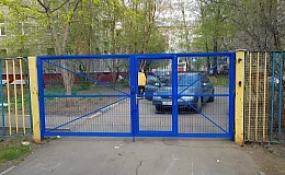 Распашные ворота из 3d сетки